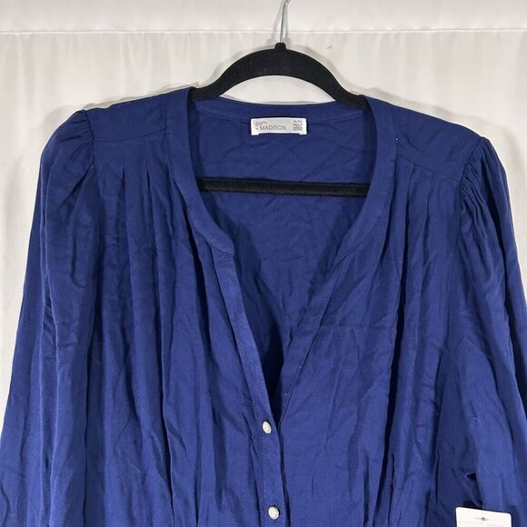 New 89th Madison Blouse Women's XL Blue V-Neck Button Up Long Sleeve Rayon - Picture 2 of 7